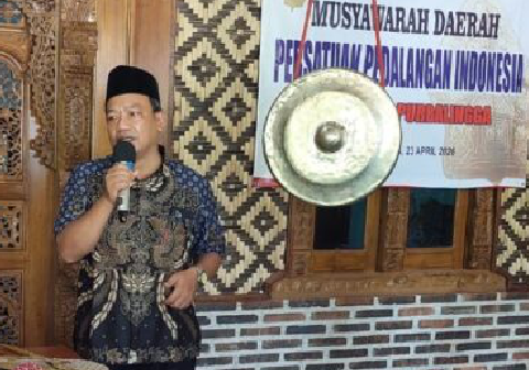 Ketua Persatuan Pedalangan Indonesia (Pepadi) Kabupaten Purbalingga, H Baryono SH memberikan kata pengantar pertama usai terpilih menjadi ketua dalam Musyawarah Daerah (Musda) di Desa Kalikajar, Kecamatan Kaligondang, Kamis 23 April 2026 Ketua Persatuan Pedalangan Indonesia (Pepadi) Kabupaten Purbalingga, H Baryono SH memberikan kata pengantar pertama usai terpilih menjadi ketua dalam Musyawarah Daerah (Musda) di Desa Kalikajar, Kecamatan Kaligondang, Kamis 23 April 2026