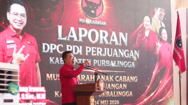 Ketua DPC PDI Perjuangan Purbalingga, HR Bambang Irawan saat memberikan arahan dalam Musyawarah Anak Cabang (Musancab) di Gedung Indragiri Owabong, Minggu 25 Mei 2026