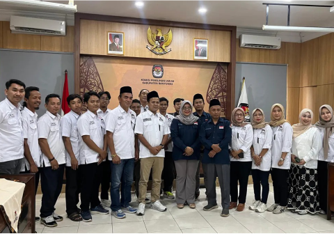 Pengurus Partai Solidaritas Indonesia (PSI) Kabupaten Banyumas melakukan kunjungan ke KPU Banyumas