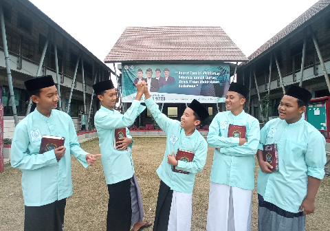 Pesantren di Sukabumi, Ada Daarut Tarmizi yang Punya Program Bahasa dan IT. Foto: daaruttarmizi.id Pesantren di Sukabumi, Ada Daarut Tarmizi yang Punya Program Bahasa dan IT. Foto: daaruttarmizi.id