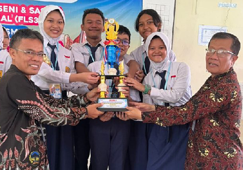 Siswa Sekolah SMP Negeri 1 Purbalingga juara 1 pada cabang Kreativitas Musik Tradisional Festival Lomba Seni dan Sastra Siswa Nasional (FLS3N) jenjang SMP/MTs tingkat Kabupaten Purbalingga Tahun 2026