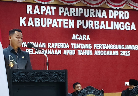Bupati Purbalingga Fahmi Muhammad Hanif saat Rapat Paripurna DPRD Kabupaten Purbalingga, Selasa 23 Juni 2026