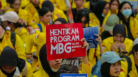 Massa aksi dari para Mahasiswa turun ke jalan secara independen tanpa afiliasi kelompok tertentu Massa aksi dari para Mahasiswa turun ke jalan secara independen tanpa afiliasi kelompok tertentu