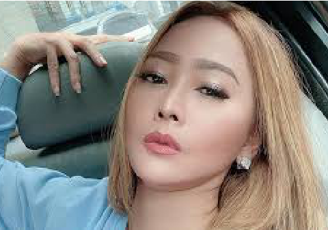 Frasa "penyanyi goyang dombret" melonjak hingga 100 persen, lalu pencarian "lirik lagu Inul Daratista Mawar Putih" meningkat 120 persen. Frasa "penyanyi goyang dombret" melonjak hingga 100 persen, lalu pencarian "lirik lagu Inul Daratista Mawar Putih" meningkat 120 persen.