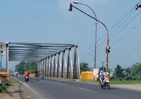 Jembatan Sungai Serayu ruas jalan Sokaraja, Banyumas Jembatan Sungai Serayu ruas jalan Sokaraja, Banyumas