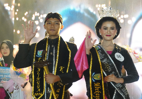 Ghaly Putra Hengkara, siswa SMA Negeri 1 Bukateja, sukses memenangi gelar Kakang Duta Wisata Purbalingga 2026. Sementara itu, posisi Mbekayu Purbalingga 2026 menjadi milik Yasmin Naafi Rasifa A dari SMA Negeri 1 Bobotsari.