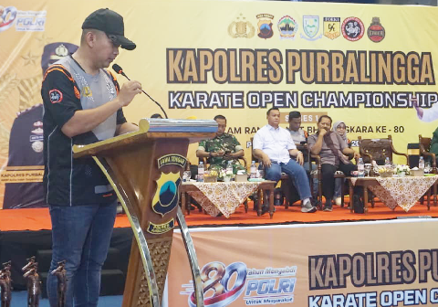 Wakapolres Purbalingga, Kompol Agus Amjat Purnomo, saat membuka Kapolres Purbalingga Karate Open Championship dalam rangka peringatan Hari Bhayangkara ke-80 tahun 2026, di Indoor Sasana Krida Perwira, Purbalingga.