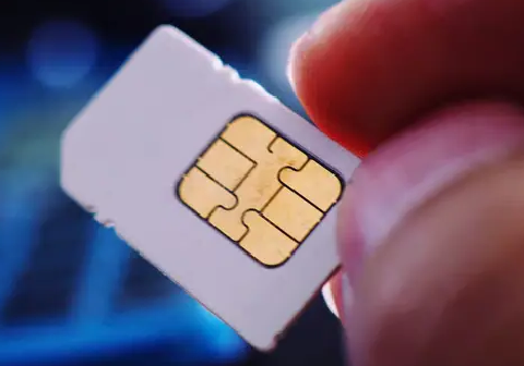 Komdigi RI mewajibkan registrasi biometrik untuk seluruh nomor seluler baru mulai 1 Juli 2026. Komdigi RI mewajibkan registrasi biometrik untuk seluruh nomor seluler baru mulai 1 Juli 2026.
