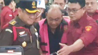 Kejaksaan Agung (Kejagung) Republik Indonesia menetapkan mantan Ketua Badan Gizi Nasional (BGN) Dadan Hindayana terkait dugaan korupsi penggelembungan (mark up) harga proyek pengadaan barang. Kejaksaan Agung (Kejagung) Republik Indonesia menetapkan mantan Ketua Badan Gizi Nasional (BGN) Dadan Hindayana terkait dugaan korupsi penggelembungan (mark up) harga proyek pengadaan barang.