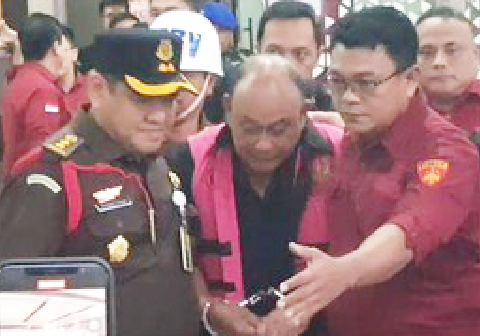 Kejaksaan Agung (Kejagung) Republik Indonesia menetapkan mantan Ketua Badan Gizi Nasional (BGN) Dadan Hindayana terkait dugaan korupsi penggelembungan (mark up) harga proyek pengadaan barang.