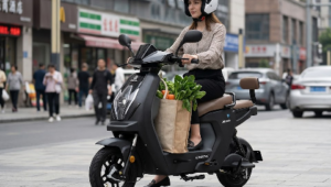 Exotic Vito menjadi salah satu opsi skuter ramah lingkungan yang sangat memikat. Exotic Vito menjadi salah satu opsi skuter ramah lingkungan yang sangat memikat.