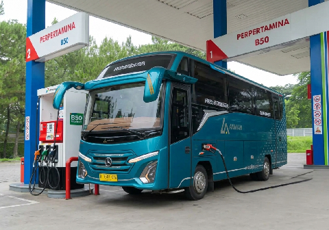 Pemerintah memastikan segera memasarkan bahan bakar minyak (BBM) jenis baru, biodiesel B50, mulai 1 Juli 2026. Pemerintah memastikan segera memasarkan bahan bakar minyak (BBM) jenis baru, biodiesel B50, mulai 1 Juli 2026.