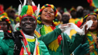 Suporter Senegal saat menyaksikan pertandingan di Rabat, Moroko pada 18 Januari 2026.Suporter Senegal saat menyaksikan pertandingan di Rabat, Moroko pada 18 Januari 2026. Sumber Foto: dw.com