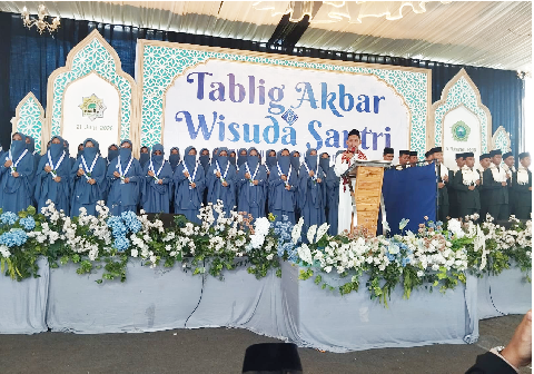 Sebanyak 51 santri Pesantren Nurul Huda Desa Karangreja, Kecamatan Kutasari, Kabupaten Purbalingga, meliputi 14 santri putra dan 37 santri putri, telah menyelesaikan pembelajaran pada program Kulliyatul Mu'allimin/Mu'allimat Al-Islamiyah (KMI) Nurul Huda, Ahad, 21 Juni 2026.