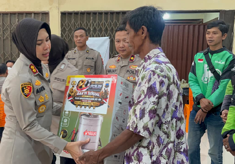 Kapolres Purbalingga AKBP Anita Indah Setyaningrum saat kegiatan sosial menjelang Hari Bhayangkara ke-80 tahun 2026.