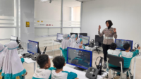SatlaSatlantas Polres Purbalingga menyelenggarakan program Polisi Sahabat Anak (Polsanak) saat menyambut kunjungan siswa MI Sambas Purbalingga di Kantor Satlantasntas Purbalingga Polsanak Satlantas Polres Purbalingga menyelenggarakan program Polisi Sahabat Anak (Polsanak) saat menyambut kunjungan siswa MI Sambas Purbalingga di Kantor Satlantas