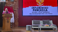 Sekretaris Keluarga Besar Marhaenis (KBM) Provinsi Jawa Tengah, Agung Sudarmanto saat menyampaikan materi Implementasi Pancasila dalam Talkshow Nasional bertema “Pancasila sebagai Jangkar Nilai Kemanusiaan” yang bersamaan dengan pembukaan Bulan Kemanusiaan 2026 di Gedung UDD PMI Kota Semarang, Kamis, 18 Juni 2026.