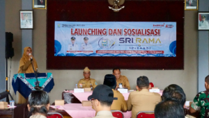 Camat Kutasari, Tri Wahyu Dini Susanti saat memaparkan aplikasi inovasi SRI RAMA (Srikandi Transformasi Digital Administrasi Tata Usaha Desa) Camat Kutasari, Tri Wahyu Dini Susanti saat memaparkan aplikasi inovasi SRI RAMA (Srikandi Transformasi Digital Administrasi Tata Usaha Desa)