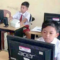 Para siswa  sedang konsentrasi mengerjakan soal Tes Kompetensi Akademik (TKA). Foto Ilustrasi