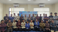 Kegiatan bertema "Menguatkan Kompetensi Dasar Guru Bahasa Arab Muhammadiyah" berlangsung di Gedung Asrama Unggulan UMP. Acara ini melibatkan 53 guru bahasa Arab tingkat SMP dan SMA se-Muhammadiyah Banyumas atas inisiasi Majelis Pendidikan Dasar dan Menengah (Dikdasmen) Pimpinan Daerah Muhammadiyah (PDM) Banyumas. Kegiatan bertema "Menguatkan Kompetensi Dasar Guru Bahasa Arab Muhammadiyah" berlangsung di Gedung Asrama Unggulan UMP. Acara ini melibatkan 53 guru bahasa Arab tingkat SMP dan SMA se-Muhammadiyah Banyumas atas inisiasi Majelis Pendidikan Dasar dan Menengah (Dikdasmen) Pimpinan Daerah Muhammadiyah (PDM) Banyumas.