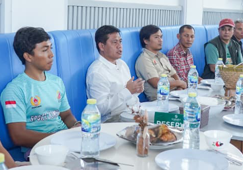 UMP bersama FPTI Kabupaten Banyumas menggelar acara bertajuk Kopi Darat (Kopdar) yang bertujuan meningatkan jalinan silaturahmi sekaligus diskusi penguatan pembinaan atlet berprestasi, bertempat di Samara Cafe & Eatery, Kamis 11 Juni 2026 UMP bersama FPTI Kabupaten Banyumas menggelar acara bertajuk Kopi Darat (Kopdar) yang bertujuan meningatkan jalinan silaturahmi sekaligus diskusi penguatan pembinaan atlet berprestasi, bertempat di Samara Cafe & Eatery, Kamis 11 Juni 2026