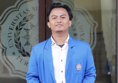 Wafi Fadhlurrahman berhasil meraih Juara 3 cabang lomba desain grafis dalam ajang Musabaqah Mahasiswa Al-Arabiyah (MMA) 2026 tingkat nasional. Wafi Fadhlurrahman berhasil meraih Juara 3 cabang lomba desain grafis dalam ajang Musabaqah Mahasiswa Al-Arabiyah (MMA) 2026 tingkat nasional.