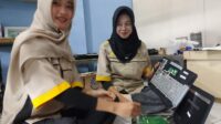 Para siswi jurusan Teknik Komputer Jaringan SMK YPLP Perwira 2 Purbalingga saat menjalani praktik kerja lapangan pada Waranka Indonesia Computer Purbalingga, Kamis 11 Juni 2026. Para siswi jurusan Teknik Komputer Jaringan SMK YPLP Perwira 2 Purbalingga saat menjalani praktik kerja lapangan pada Waranka Indonesia Computer Purbalingga, Kamis 11 Juni 2026.