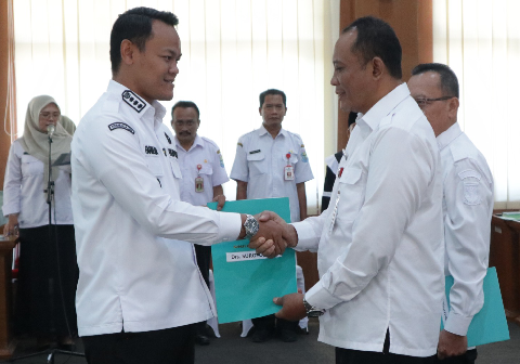 Asisten Pemerintahan dan Kesra Sekretaris Daerah Purbalingga Suroto resmi menjabat Asisten Pemerintahan dan Kesra Sekretaris Daerah Purbalingga