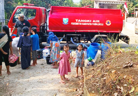BPBD Purbalingga Salurkan Air Bersih Atasi kekeringan BPBD Purbalingga Salurkan Air Bersih Atasi kekeringan