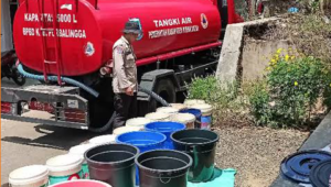 Kehadiran tangki bantuan BPBD Purbalingga membawa angin segar bagi warga lereng gunung yang kesulitan memperoleh air jernih.