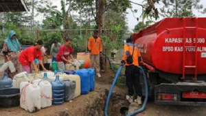 Memasuki hari ke-17 kegiatan penanganan pada Jumat, 24 Juli 2026, BPBD Purbalingga mengerahkan 60 armada tangki yang mengangkut 294.000 liter air segar.
