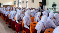 256 murid baru kelas 7 SMP Negeri 3 Purbalingga menjadi peserta luring, peluncuran edukasi Cinta, Bangga, Paham (CBP) Rupiah pada hari pertama Masa Pengenalan Lingkungan Sekolah tahun ajaran 2026/2027, di Aula SMP Negeri 3 Purbalingga, Senin 13 Juli 2026 256 murid baru kelas 7 SMP Negeri 3 Purbalingga menjadi peserta luring, peluncuran edukasi Cinta, Bangga, Paham (CBP) Rupiah pada hari pertama Masa Pengenalan Lingkungan Sekolah tahun ajaran 2026/2027, di Aula SMP Negeri 3 Purbalingga, Senin 13 Juli 2026