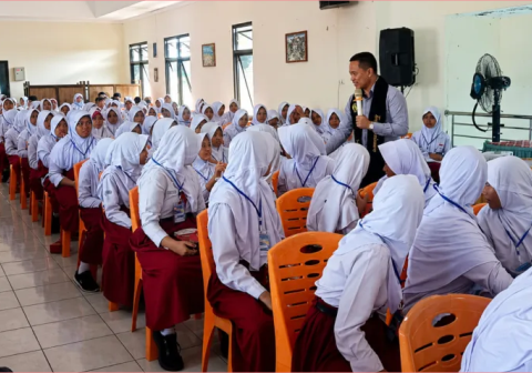 256 murid baru kelas 7 SMP Negeri 3 Purbalingga menjadi peserta luring, peluncuran edukasi Cinta, Bangga, Paham (CBP) Rupiah pada hari pertama Masa Pengenalan Lingkungan Sekolah tahun ajaran 2026/2027, di Aula SMP Negeri 3 Purbalingga, Senin 13 Juli 2026 256 murid baru kelas 7 SMP Negeri 3 Purbalingga menjadi peserta luring, peluncuran edukasi Cinta, Bangga, Paham (CBP) Rupiah pada hari pertama Masa Pengenalan Lingkungan Sekolah tahun ajaran 2026/2027, di Aula SMP Negeri 3 Purbalingga, Senin 13 Juli 2026