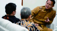 Bupati Purbalingga Fahmi Muhammad Hanif saat menerima audensi Owner Eka Surya Plaza Teddy Adianto di Ruang Kerja Bupati Purbalingga, Selasa 28 Juli 2026