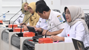 Sekretaris Daerah Kabupaten Purbalingga Herni Sulasti Bersama Asisten Administrasi Umum Sekda Siswanti serta Kepala BKPSDM Kabupaten Purbalingga Dwi Mulyatno saat menjalani tahap ekspose penerapan Manajemen Talenta di Gedung BKN, Jakarta, Rabu 15 Juli 2026.