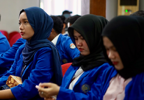 Mahasiswa KKN UMP Bakal Olah Sampah Plastik Menjadi Pupuk Cair di Tumanggal