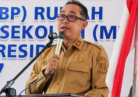 Kepala Dindikbud Purbalingga, Heru Sri Wibowo, memberikan apresiasi tinggi terhadap prakarsa Kantor Perwakilan Bank Indonesia Purwokerto dalam acara peluncuran edukasi Cinta, Bangga, Paham (CBP) Rupiah, pada hari pertama Masa Pengenalan Lingkungan Sekolah tahun ajaran 2026/2027, di Aula SMP Negeri 3 Purbalingga, Senin 13 Juli 2026 Kepala Dindikbud Purbalingga, Heru Sri Wibowo, memberikan apresiasi tinggi terhadap prakarsa Kantor Perwakilan Bank Indonesia Purwokerto dalam acara peluncuran edukasi Cinta, Bangga, Paham (CBP) Rupiah, pada hari pertama Masa Pengenalan Lingkungan Sekolah tahun ajaran 2026/2027, di Aula SMP Negeri 3 Purbalingga, Senin 13 Juli 2026