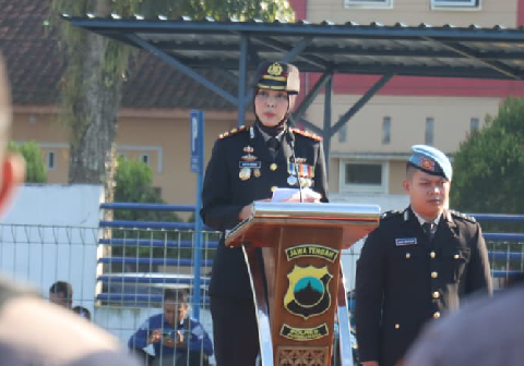 Kapolres Purbalingga AKBP Anita Indah Setyaningrum menjadi inspektur upacara Hari Bhayangkara ke-80 tahun 2026 dan membacakan amanat Kapolda Jateng Irjen Pol Ribut Hari Wibowo, di halaman Satpas Polres Purbalingga, Rabu 1 Juli 2026 pagi. Kapolres Purbalingga AKBP Anita Indah Setyaningrum menjadi inspektur upacara Hari Bhayangkara ke-80 tahun 2026 dan membacakan amanat Kapolda Jateng Irjen Pol Ribut Hari Wibowo, di halaman Satpas Polres Purbalingga, Rabu 1 Juli 2026 pagi.