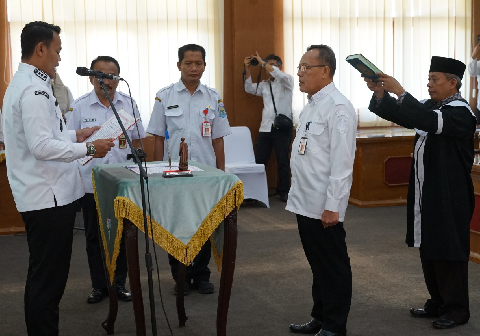 Muhammad Fathurrohman resmi menjabat sebagai Staf Ahli Bupati Bidang Perekonomian dan Pembangunan.