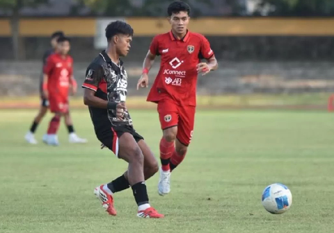 Pertandingan Persibangga Purbalingga melawan Persinga Ngawi dalam laga perdana babak 8 besar Liga 4 Nasional Piala Presiden 2026 berlangsung sengit di Stadion Sriwedari, Solo