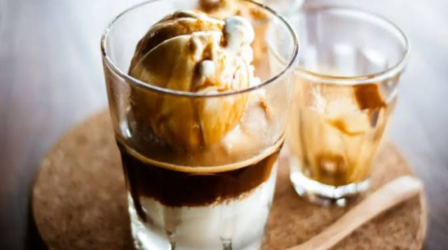 Affogato Kopi Es Krim Vanila