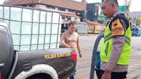Kepolisian Sektor Bobotsari menggelar aksi kemanusiaan dengan menyalurkan bantuan air bersih pada Sabtu 8 Agustus 2026.