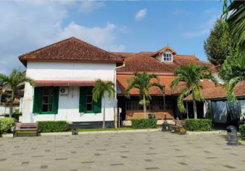 Bale Adipati Mrapat di kawasan kota lama Banyumas Bale Adipati Mrapat di kawasan kota lama Banyumas