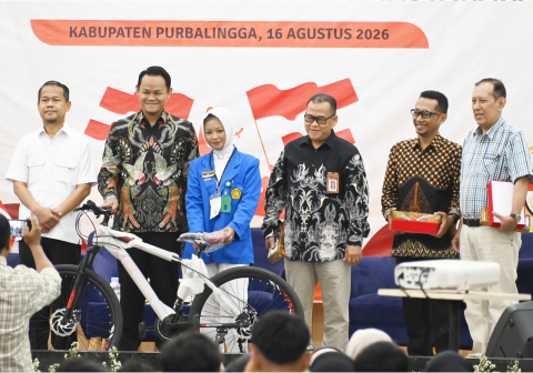 Bupati Purbalingga Fahmi Muhammad Hanif saat menghadiri Penguatan Relawan Gerakan Kebajikan Pancasila kepada Masyarakat Tahun 2026, di Erhanesia Convention Centre, Purbalingga, pada Minggu 16 Agustus 2026.