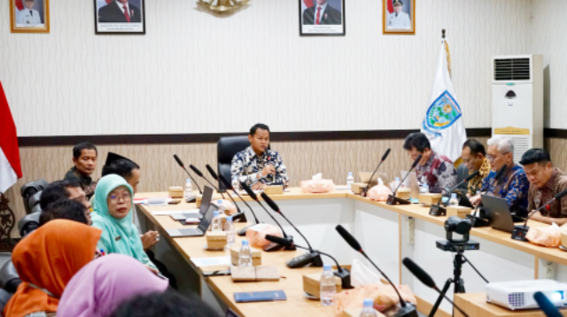 Bupati Purbalingga Fahmi Muhammad Hanif saat mengikuti Evaluasi Sistem Akuntabilitas Kinerja Instansi Pemerintah (SAKIP) Tahun 2026 oleh Kementerian PAN-RB secara daring, Kamis 6 Agustus 2026. Bupati Purbalingga Fahmi Muhammad Hanif saat mengikuti Evaluasi Sistem Akuntabilitas Kinerja Instansi Pemerintah (SAKIP) Tahun 2026 oleh Kementerian PAN-RB secara daring, Kamis 6 Agustus 2026.
