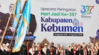 Pembukaan Kebumen Fest 2026 di Alun-alun Pancasila yang menampilkan parade budaya nusantara, sendratari kolosal, serta capaian pembangunan daerah.