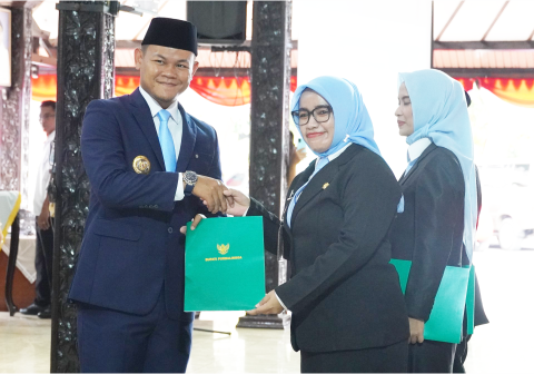 Sebanyak 135 kepala sekolah di lingkungan Dinas Pendidikan dan Kebudayaan Kabupaten Purbalingga, mencakup tiga kepala TK, 108 kepala SD, serta 24 kepala SMP.