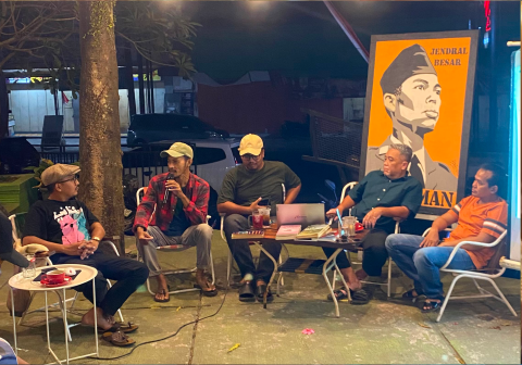 Komunitas Historia Perwira Purbalingga menyelenggarakan bedah buku di Kedai Pojok Taman Kota pada Jumat Malam, 21 Agustus 2026. Komunitas Historia Perwira Purbalingga menyelenggarakan bedah buku di Kedai Pojok Taman Kota pada Jumat Malam, 21 Agustus 2026.