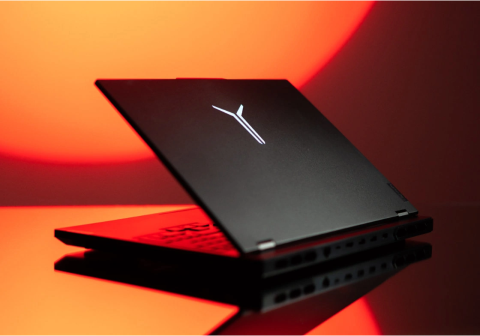Lenovo terus mendominasi sektor bisnis melalui ketahanan fisik perangkat serta kenyamanan papan ketik yang sulit tertandingi. Lenovo terus mendominasi sektor bisnis melalui ketahanan fisik perangkat serta kenyamanan papan ketik yang sulit tertandingi.