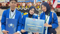 Tiga mahasiswa Program Studi S1 Farmasi Fakultas Farmasi Universitas Muhammadiyah Purwokerto (UMP) mengukir prestasi mengagumkan di tingkat nasional.